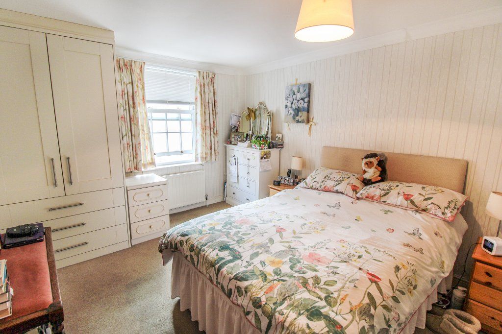 1 bed flat for sale in High Street, Knaresborough, North Yorkshire HG5, £159,950