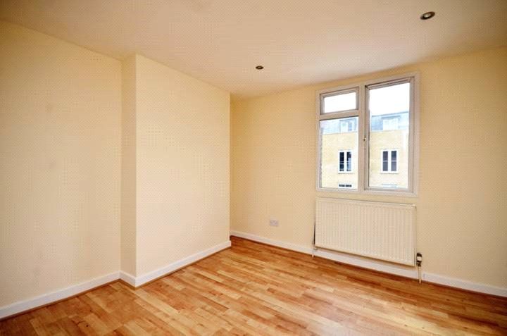 1 bed flat for sale in Choumert Road, Peckham Rye, London SE15, £225,000