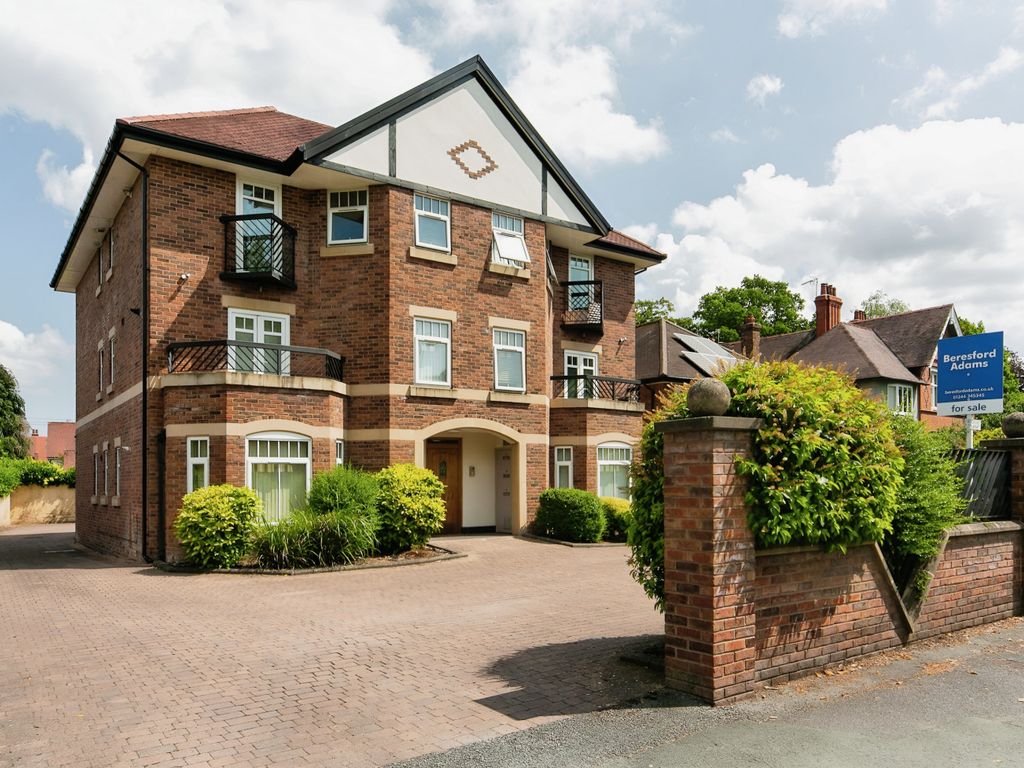 2 bed flat for sale in Hough Green, Chester, Cheshire West And Ches CH4, £200,000