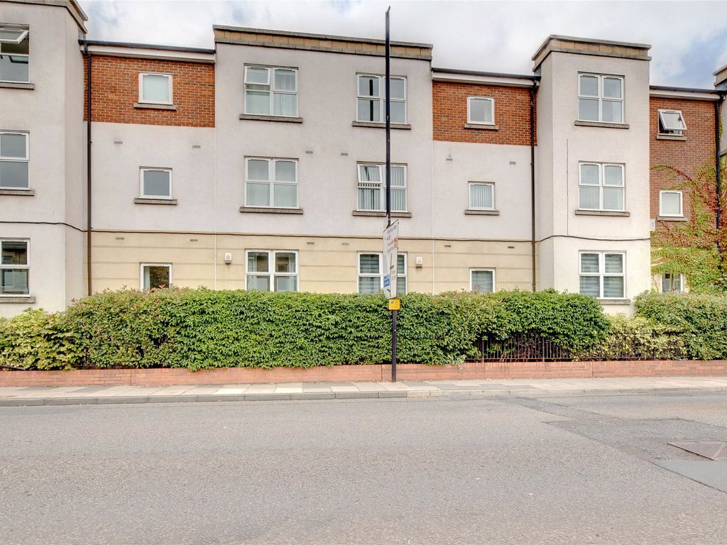 2 bed flat for sale in Collingwood Mews, Lansdowne Place West, Gosforth NE3, £145,000