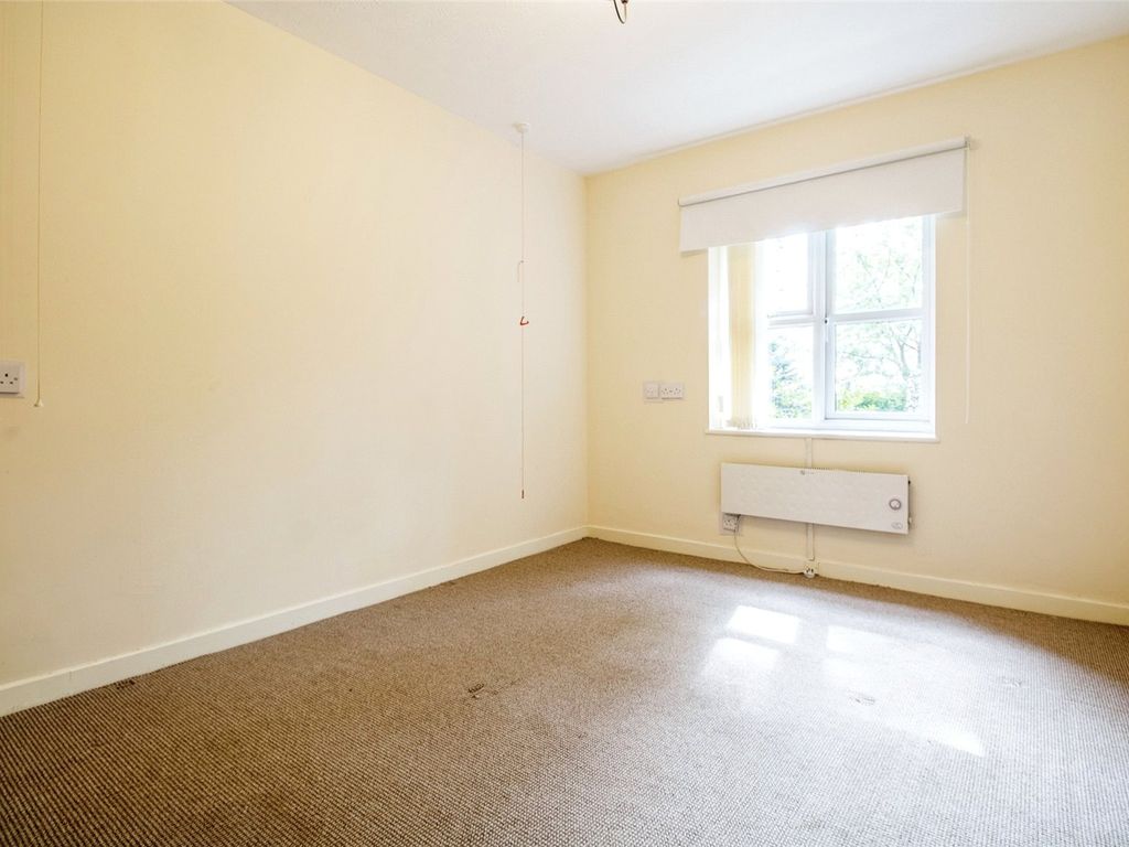 1 bed flat for sale in Tudor Court, Liverpool, Merseyside L19, £80,000