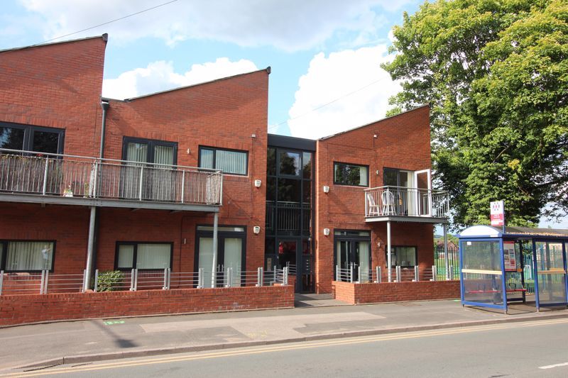 2 bed flat for sale in Kingswinford, Flat 4, 762 High Street DY6, £149,950