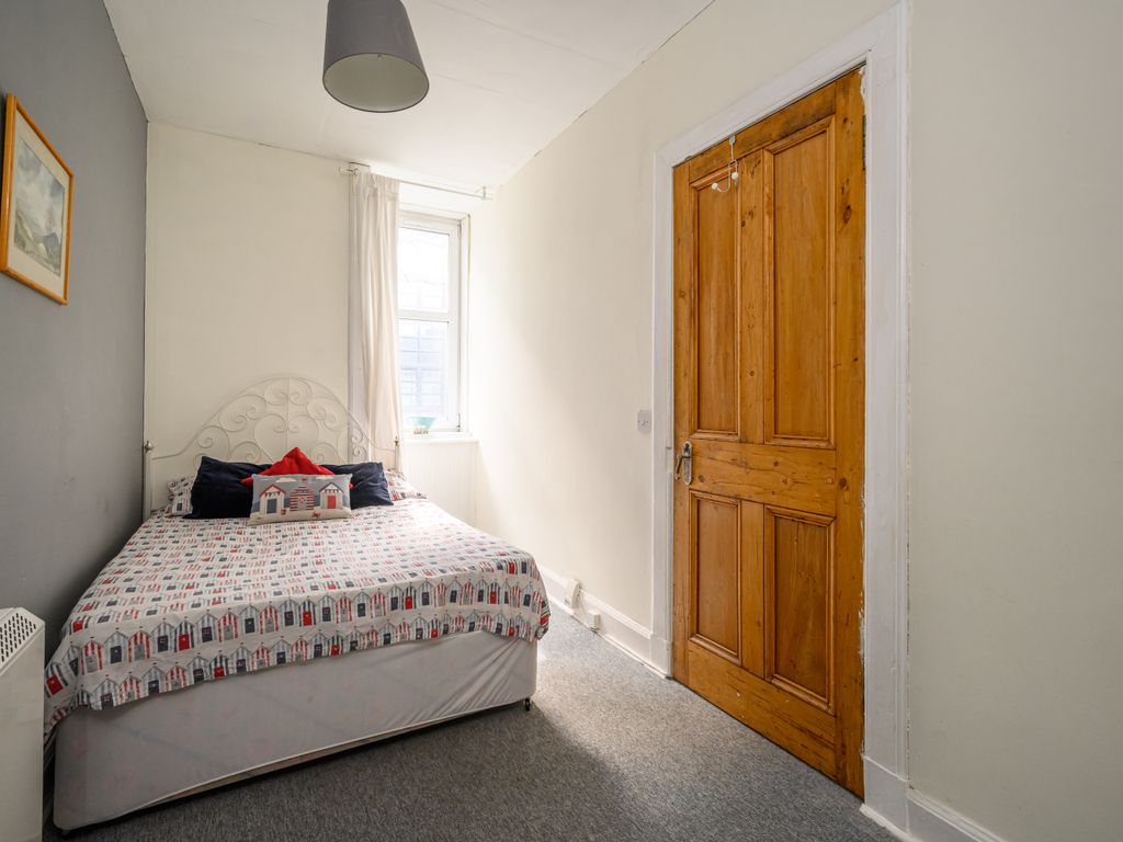 2 bed flat for sale in Elbe Street, Edinburgh EH6, £160,000