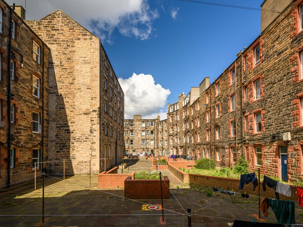 2 bed flat for sale in Elbe Street, Edinburgh EH6, £160,000