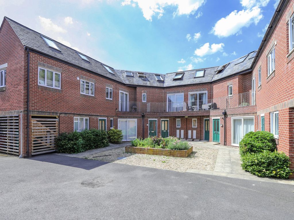 2 bed flat for sale in Magdalen Road, Oxford OX4, £325,000