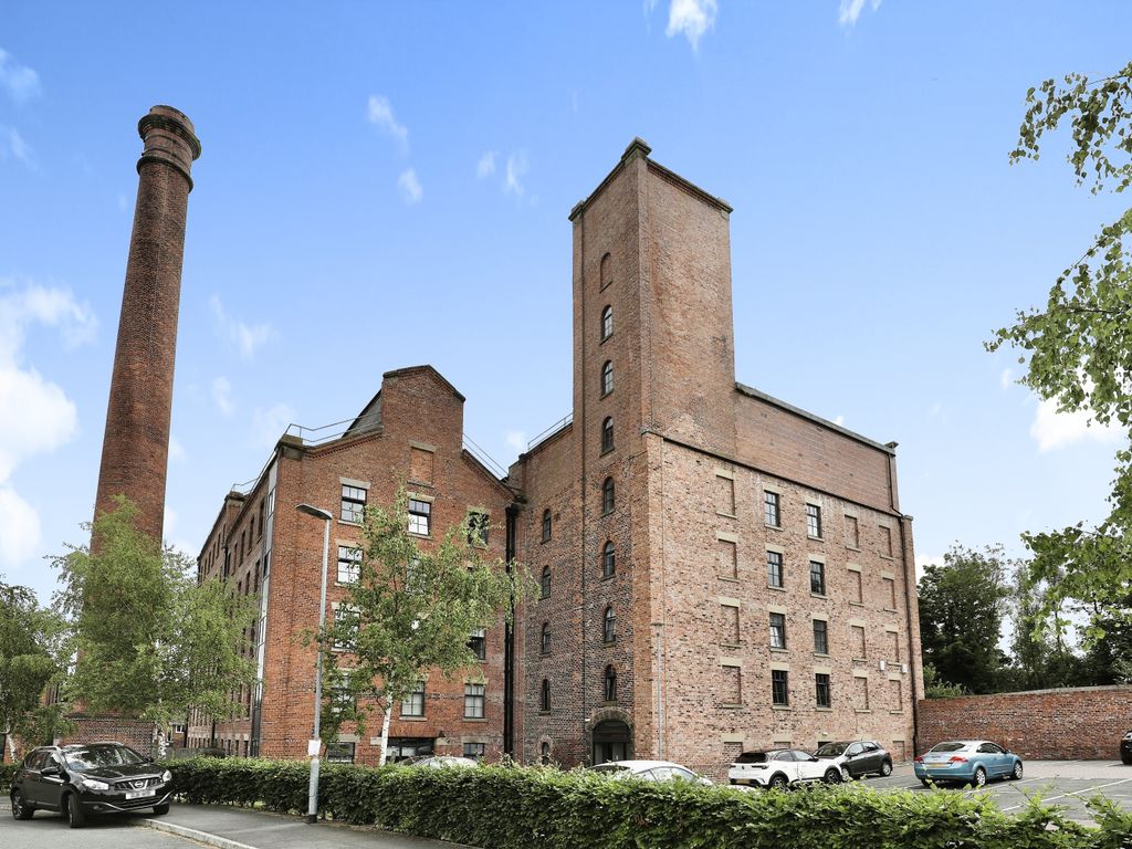 2 bed flat for sale in Mill Lane, Ormskirk L40, £200,000