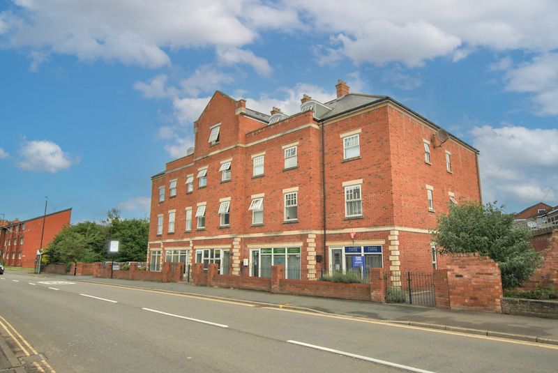 2 bed flat for sale in The Forum, Victoria Road, Shifnal TF11, £135,000