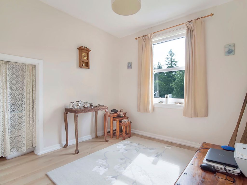 2 bed flat for sale in Monemore, Killin FK21, £136,000
