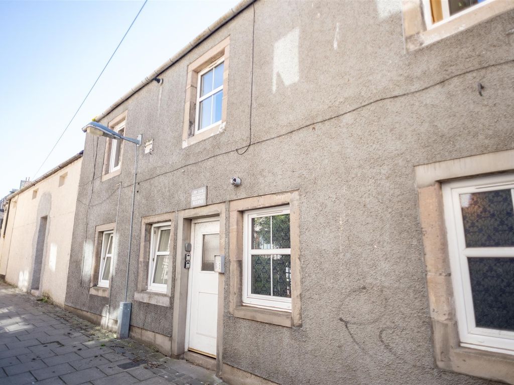 1 bed flat for sale in Cow Vennel, Perth PH2, £69,950