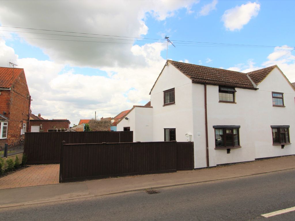 3 bed cottage for sale in Haxey Road, Misterton, Doncaster DN10, £180,000