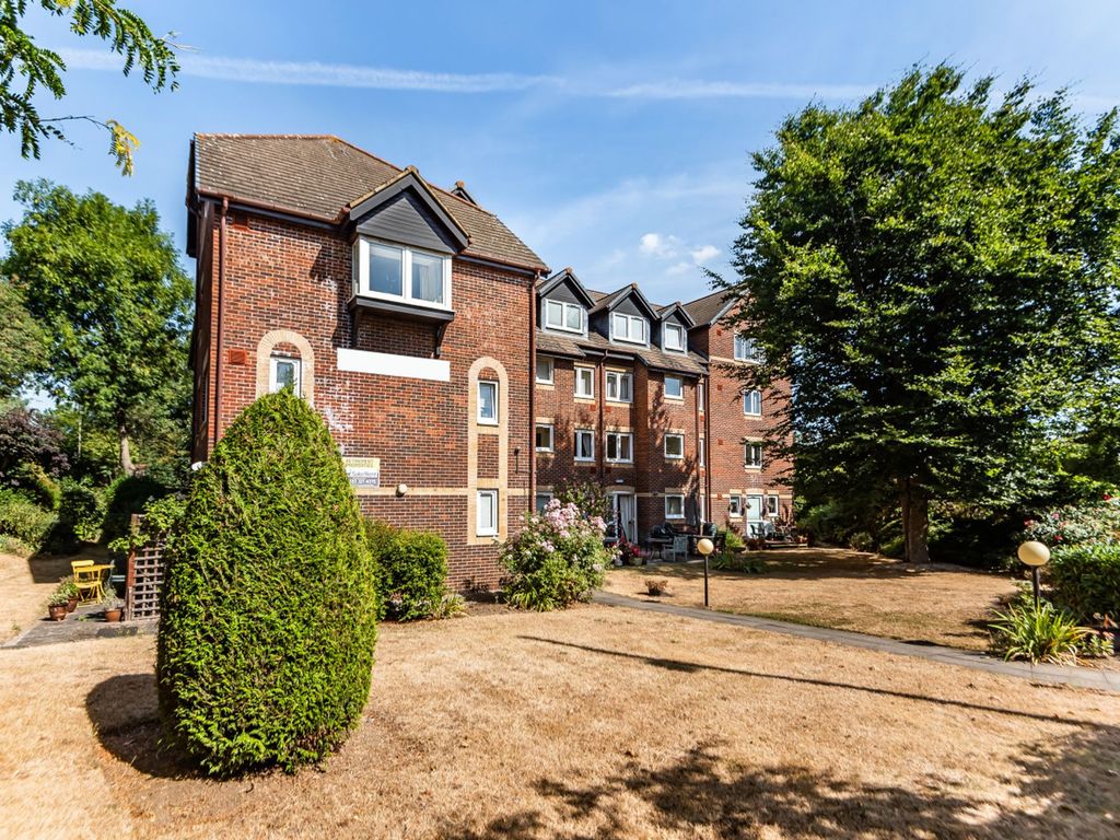 1 bed flat for sale in Wood Lane, Masters Court Wood Lane HA4, £199,950