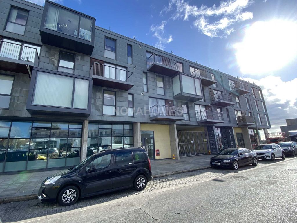2 bed flat for sale in Hobart Street, City Centre PL1, £55,500