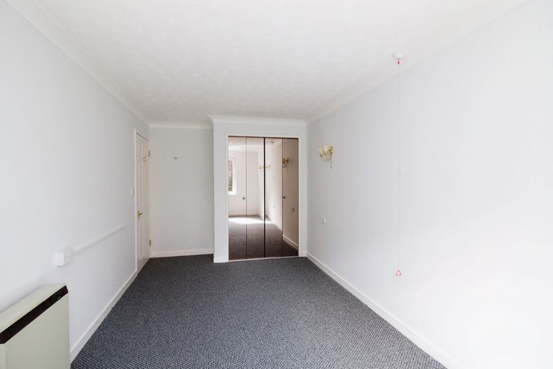 1 bed flat for sale in Blythe Court, Solihull B91, £70,000