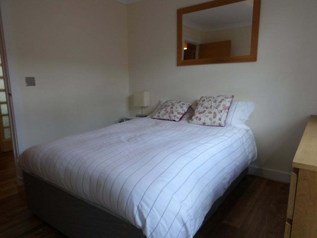 2 bed flat for sale in Berkley Street, Birmingham B1, £240,000