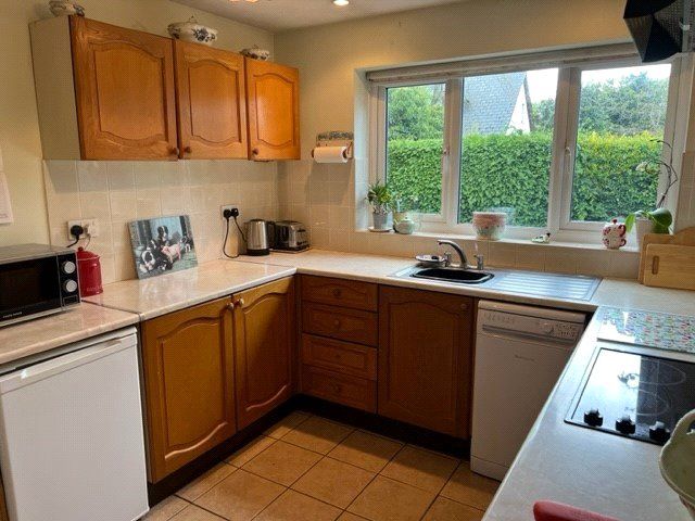 2 bed bungalow for sale in Four Crosses, Llanymynech, Powys SY22, £269,950