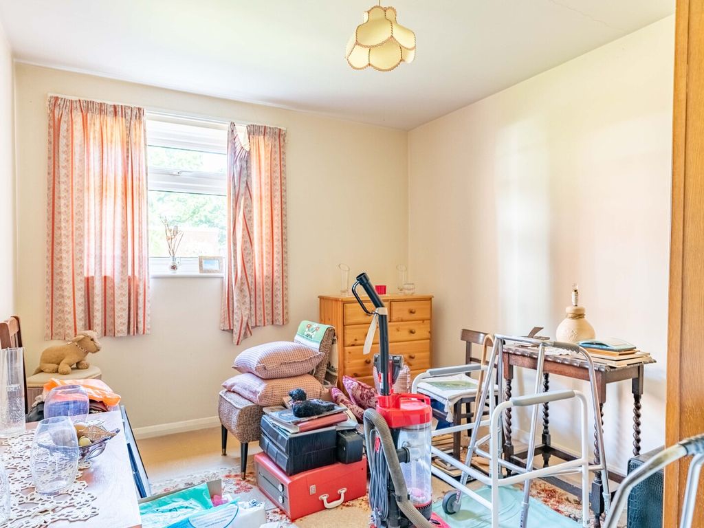 2 bed flat for sale in Avenue Road, St. Albans, Hertfordshire AL1, £275,000