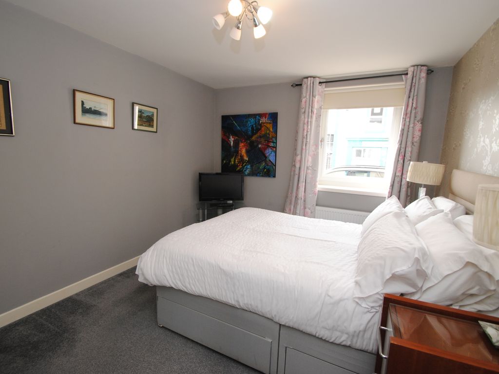 2 bed flat for sale in Primrose Court, Tillicoultry FK13, £75,000