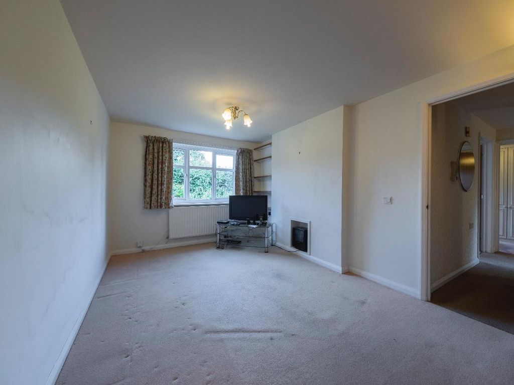 2 bed flat for sale in Rathbone Park, Tarporley CW6, £145,000