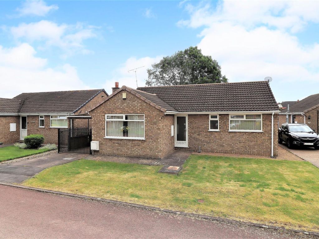 3 bed detached bungalow for sale in Hawthorn Close, Newport, Brough HU15, £235,000
