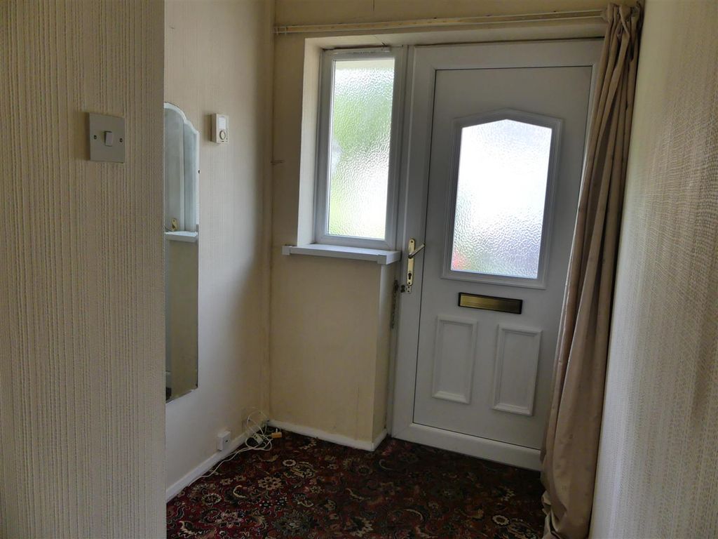 2 bed flat for sale in Barker Street, Nantwich, Cheshire CW5, £159,950