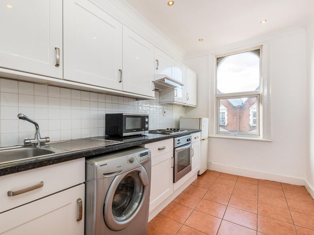 1 bed flat for sale in Station Rise, London SE27, £250,000