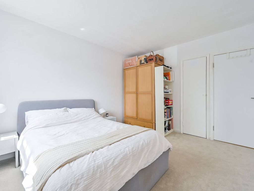1 bed flat for sale in Bargery Road, Catford, London SE6, £280,000