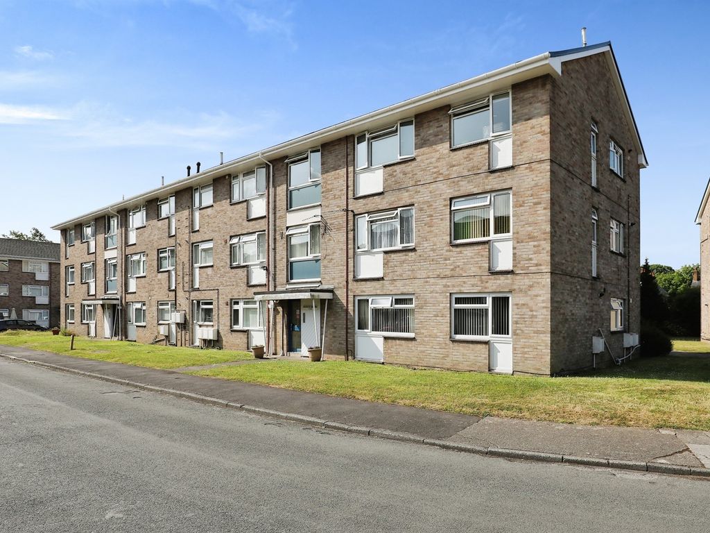 2 bed flat for sale in Park Lane, Whitchurch, Cardiff CF14, £175,000
