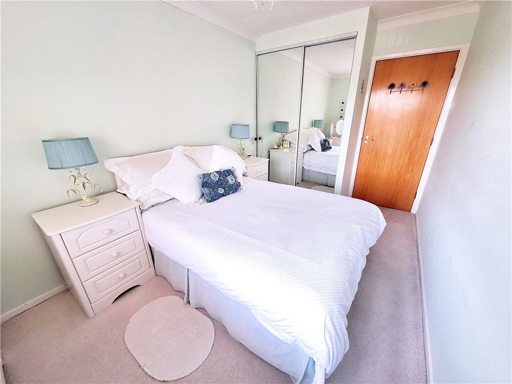 2 bed flat for sale in Glenside Court, Tygwyn Road, Penylan CF23, £200,000