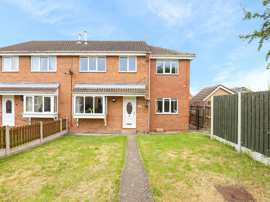 4 bed semi-detached house for sale in Watermeade, Eckington S21, £250,000