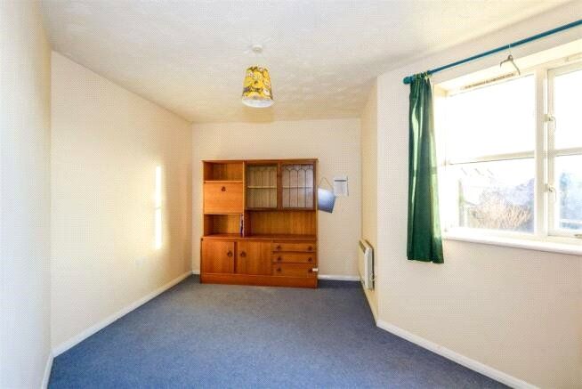 3 bed flat for sale in Braithwaite Drive, Colchester, Essex CO4, £190,000