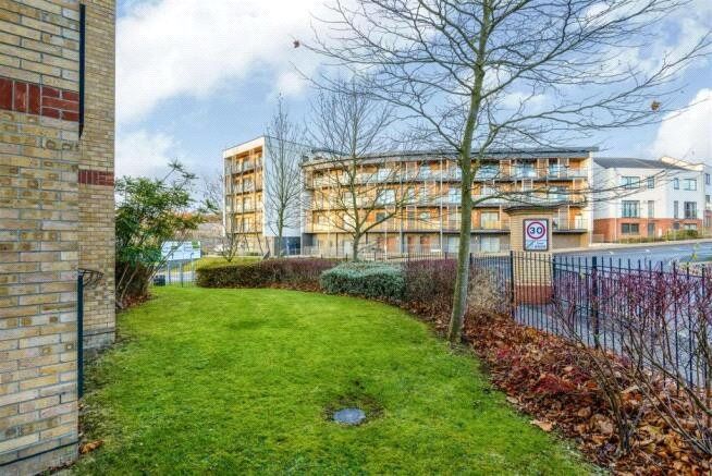 3 bed flat for sale in Braithwaite Drive, Colchester, Essex CO4, £190,000