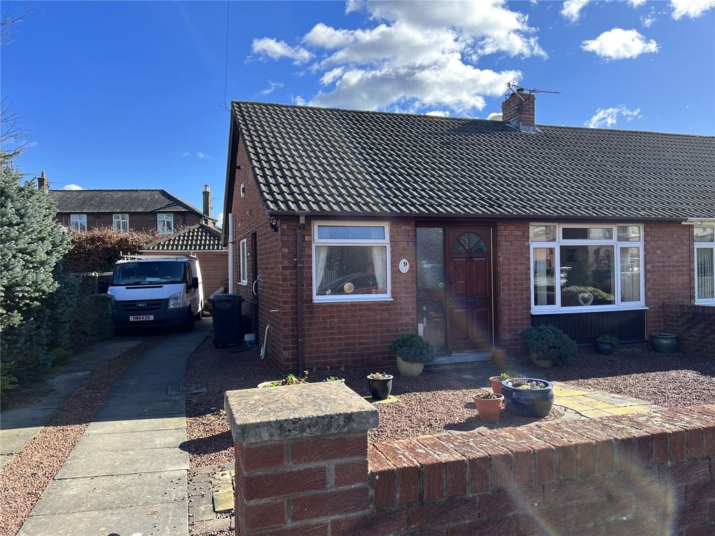 2 bed bungalow for sale in Waverley Road, Carlisle, Cumbria CA3, £199,950