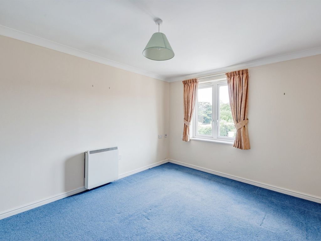 1 bed property for sale in London Road, Redhill RH1, £125,000