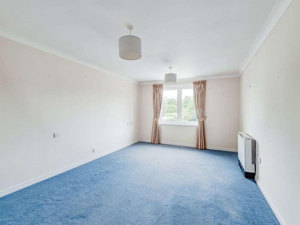 1 bed property for sale in London Road, Redhill RH1, £125,000