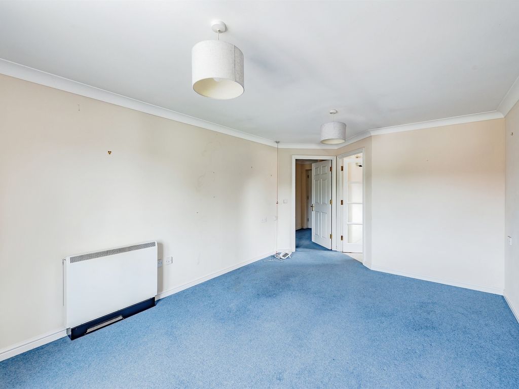 1 bed property for sale in London Road, Redhill RH1, £125,000