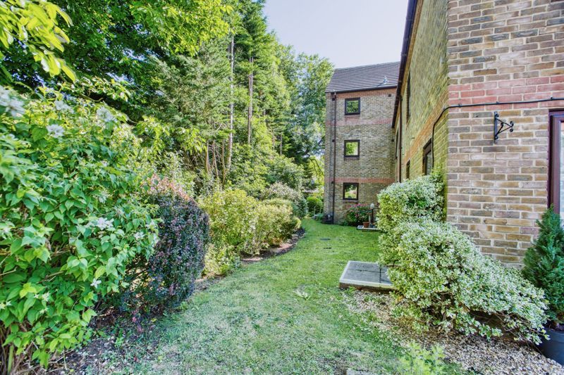 2 bed flat for sale in Hillbrook Court, Sherborne DT9, £140,000