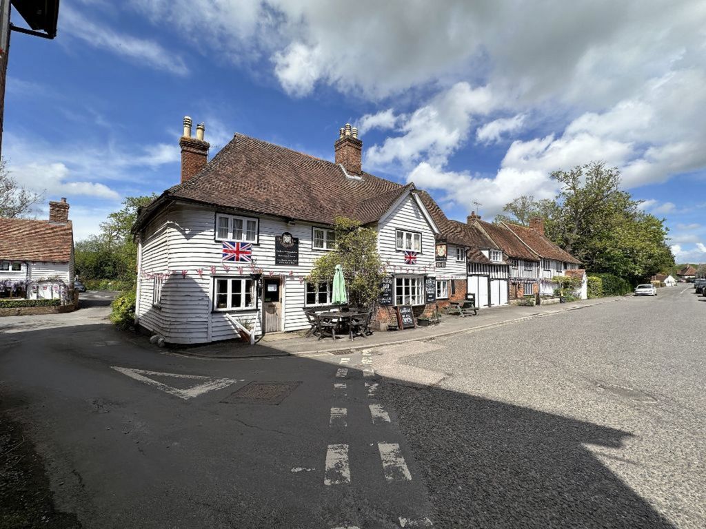 Pub/bar for sale in The Chequers Inn, Ashford TN27, £899,000