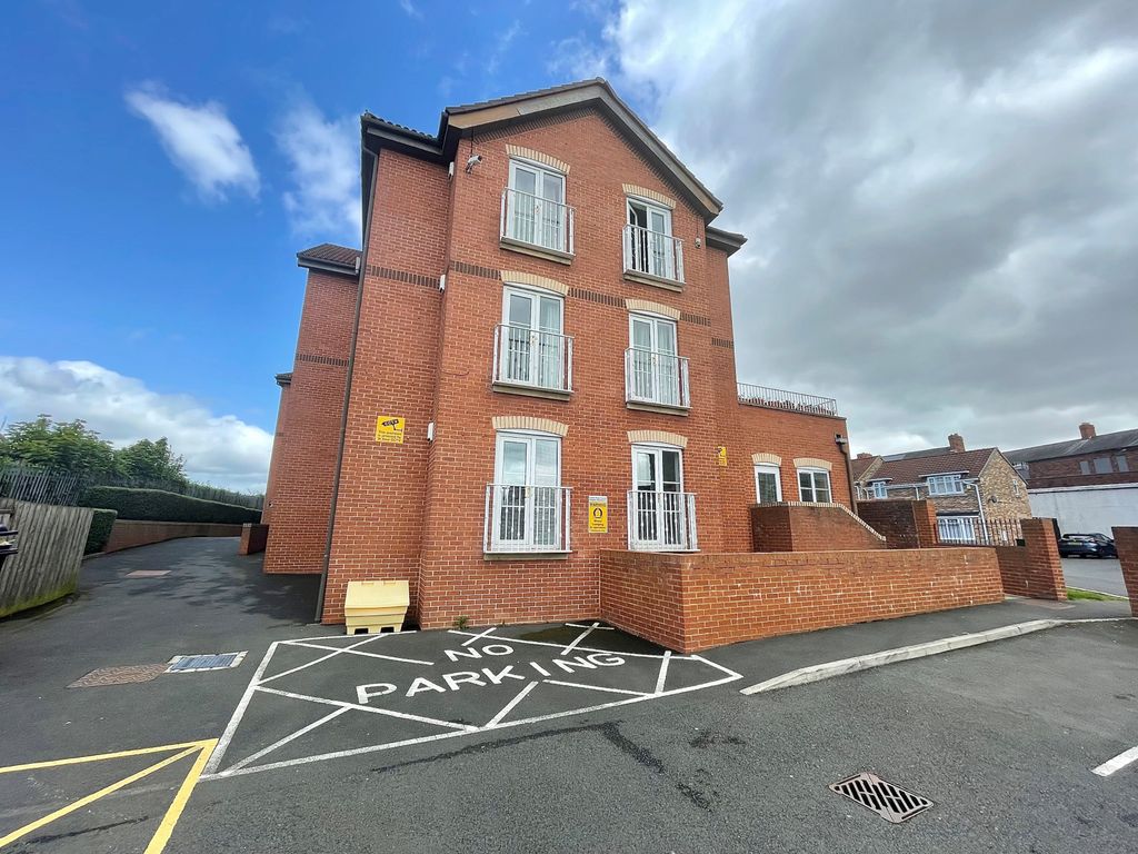 2 bed flat for sale in Green Tree Court, Benwell Village, Newcastle Upon Tyne NE15, £70,000