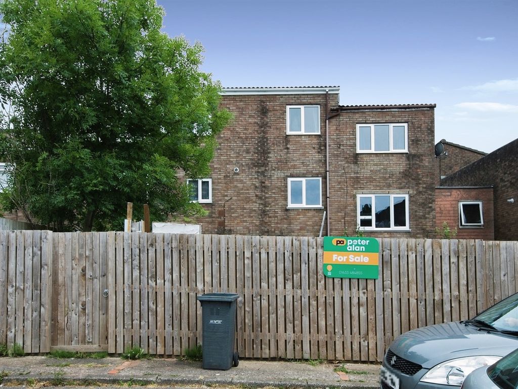 3 bed maisonette for sale in Wool Pitch, Greenmeadow, Cwmbran NP44, £130,000