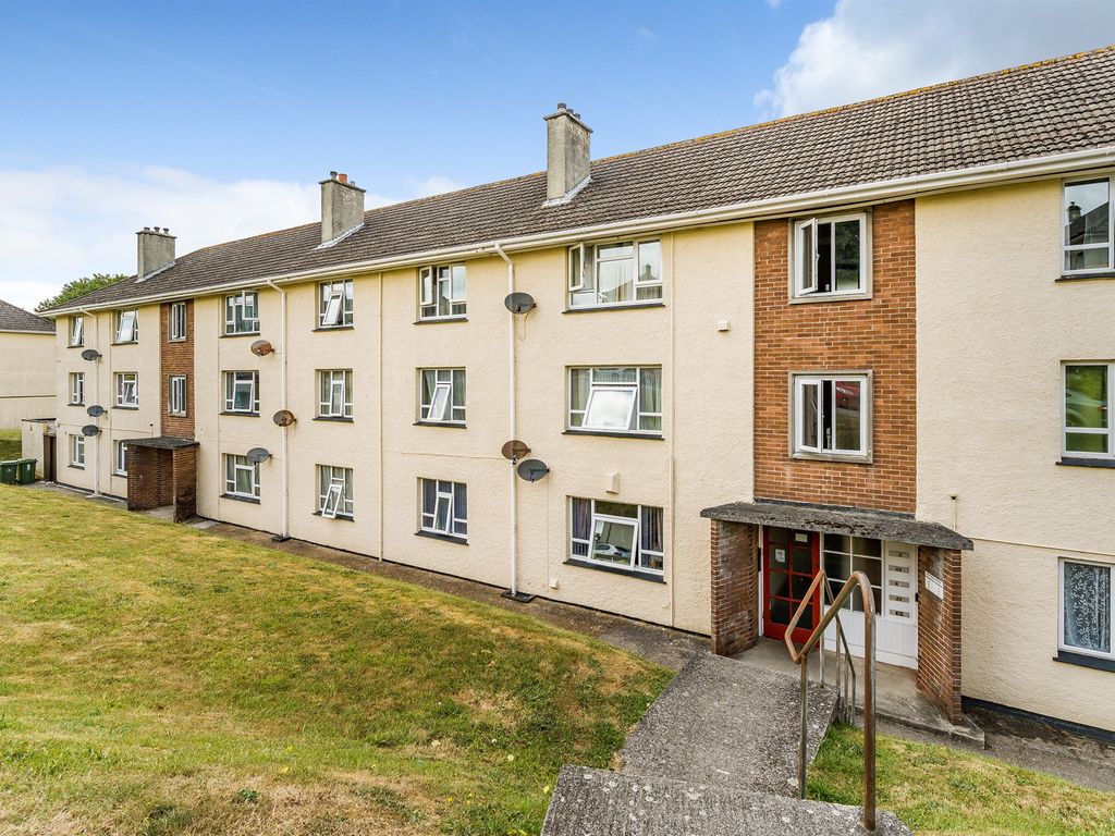 2 bed flat for sale in Warburton Gardens, Plymouth PL5, £80,000