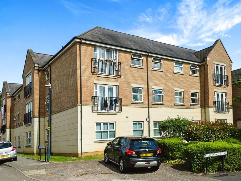 2 bed flat for sale in Dunster Close, Rugby CV22, £130,000