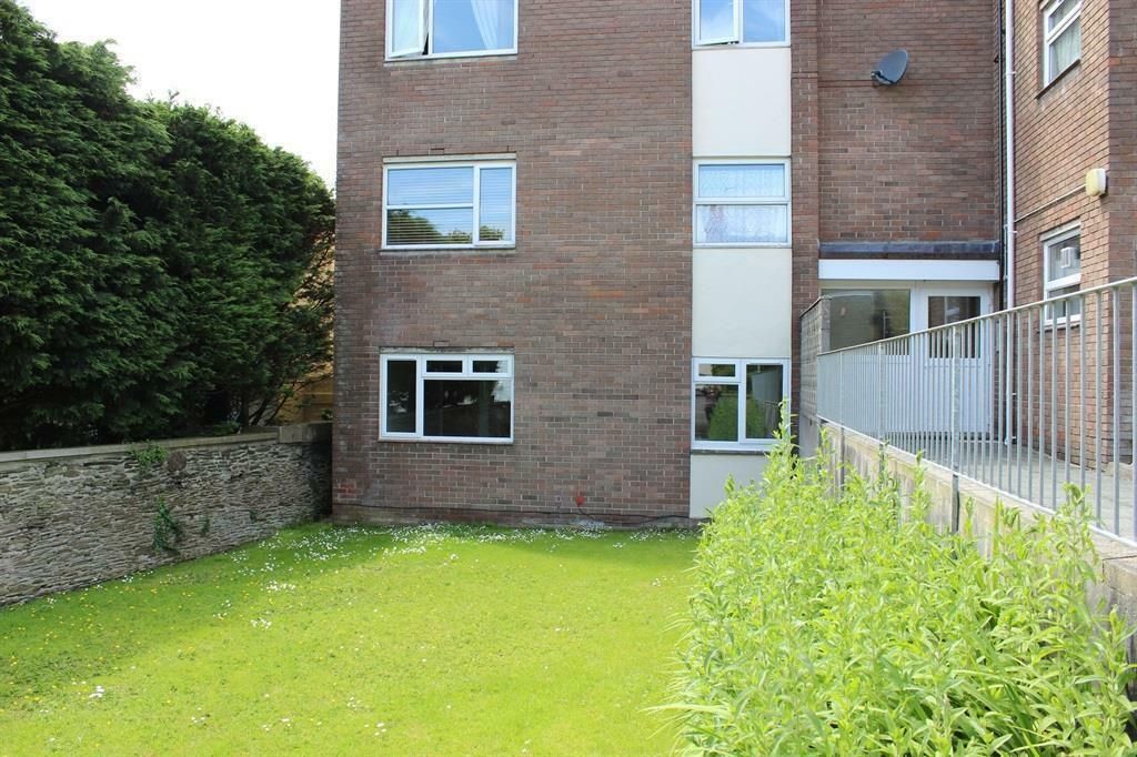 2 bed flat for sale in Home Park, Stoke, Plymouth PL2, £115,000