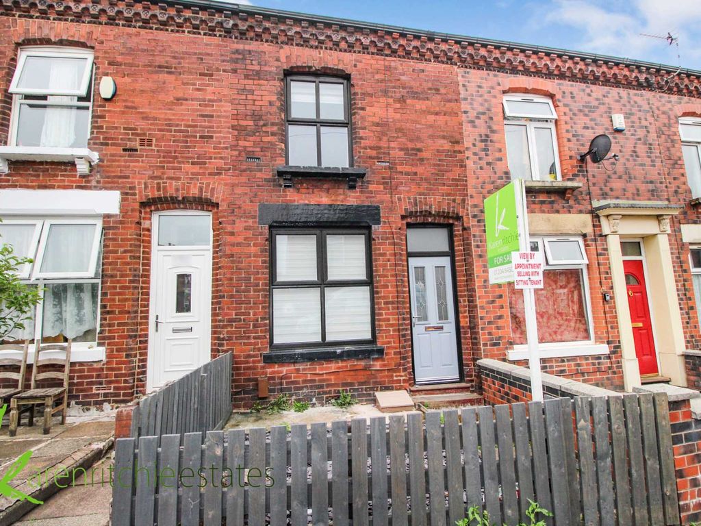 2 bed terraced house for sale in Oxford Grove, Bolton BL1, £125,000