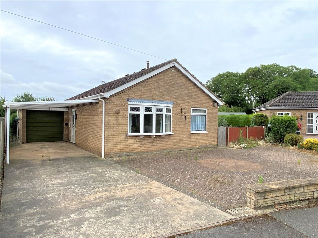 2 bed bungalow for sale in Bishops Road, Leasingham, Sleaford, Lincolnshire NG34, £220,000