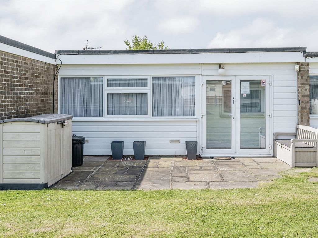 2 bed mobile/park home for sale in California Road, California, Great Yarmouth NR29, £45,000
