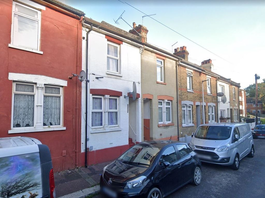 2 bed terraced house for sale in Coronation Road, Chatham ME5, £200,000