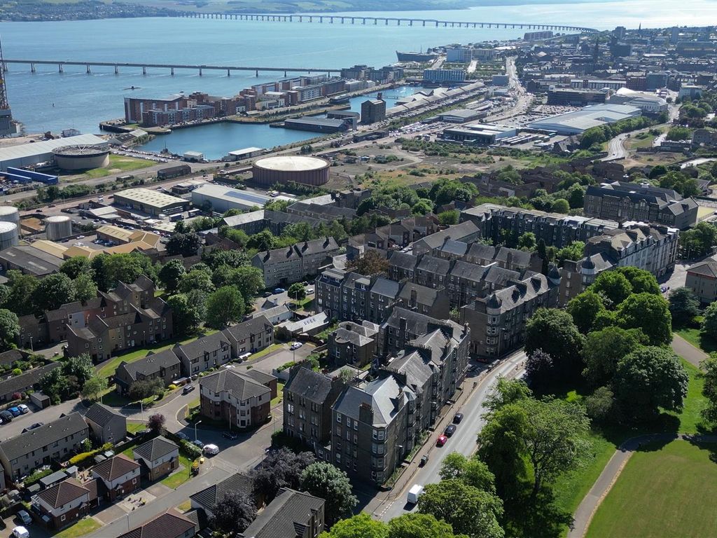 1 bed flat for sale in Thornbank Street, Dundee DD4, £69,995