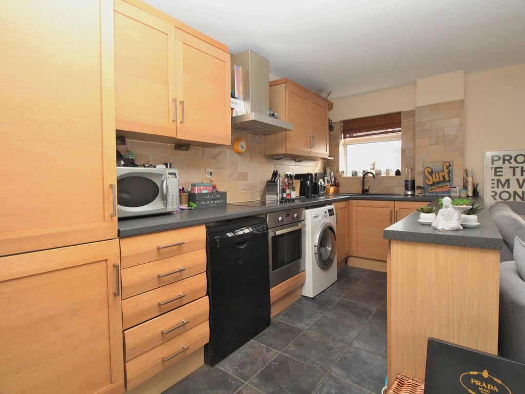 1 bed flat for sale in Windlesham Gardens, Brighton BN1, £230,000