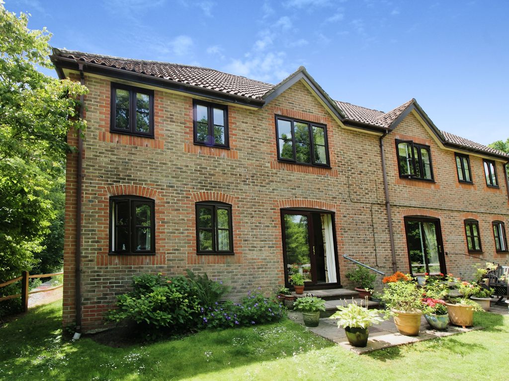 2 bed flat for sale in Spring Meadow, New Road, Midhurst, West Sussex GU29, £210,000