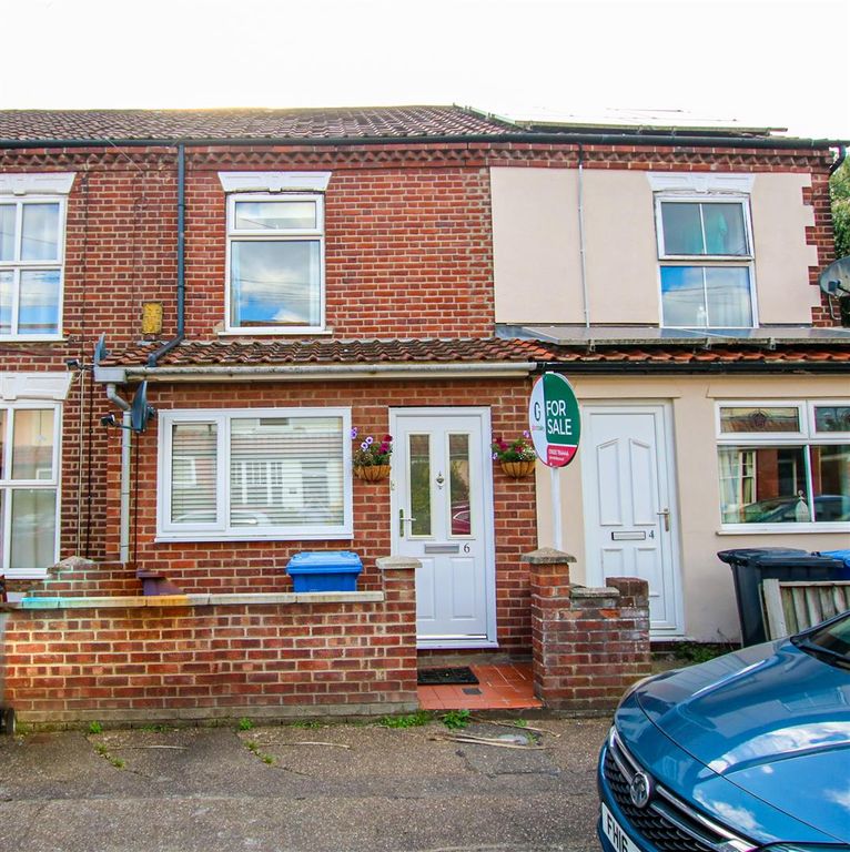 3 bed terraced house for sale in Belsize Road, Norwich NR1, £220,000